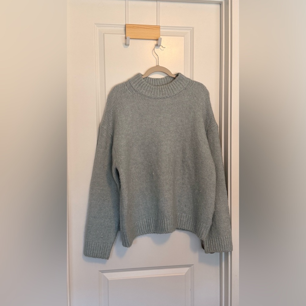 H&M Light Gray Turtleneck Sweater